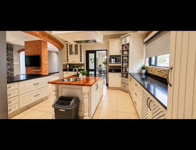 4 BEDROOM FREEHOLD FOR SALE IN SUNWARD PARK